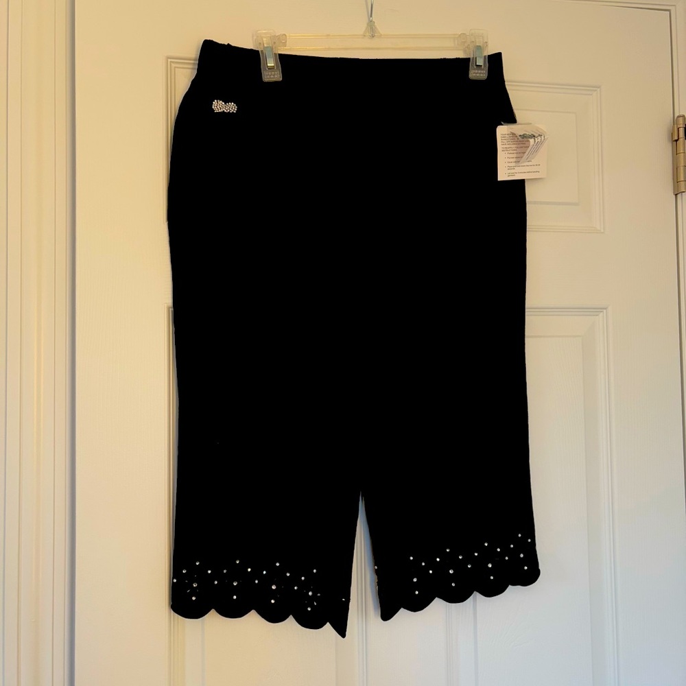 COPY - Quacker factory capris. Brand new. Medium